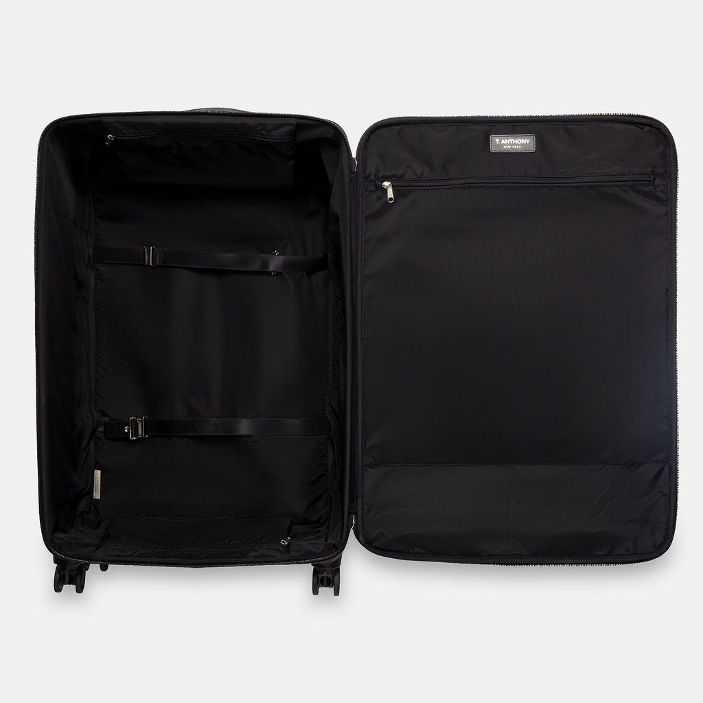 31" LIGHTWEIGHT WHEELED CASE WITH 4 WHEELS